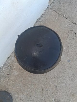 Taburete giratorio 3 patas con reposapiés