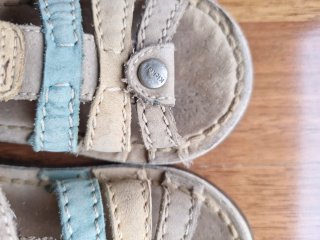 Sandalias Kickers niño talla 23