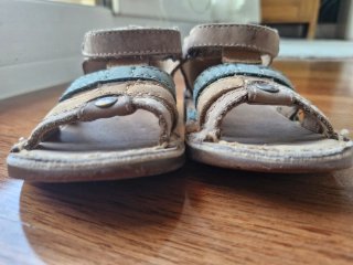 Sandalias Kickers niño talla 23