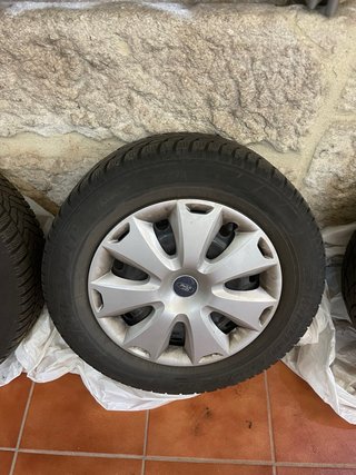 Juego Llantas Ford 16 con tapacubos