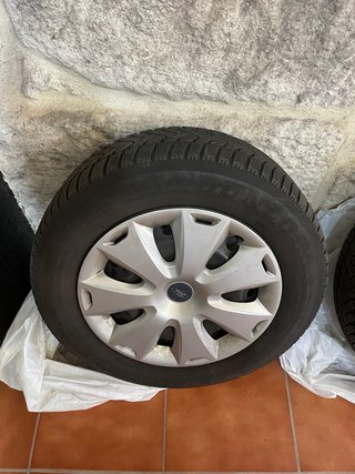 Juego Llantas Ford 16 con tapacubos