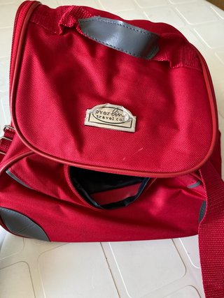 Maleta de viaje roja incluye bolsa pequeña