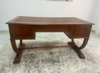 MESA DE DESPACHO CLÁSICA ,MADERA MACIZA ELEGANTE.