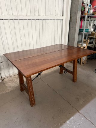 Mesa antigua restaurada madera y metal