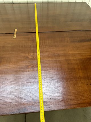 Mesa antigua restaurada madera y metal