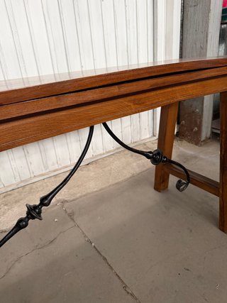 Mesa antigua restaurada madera y metal