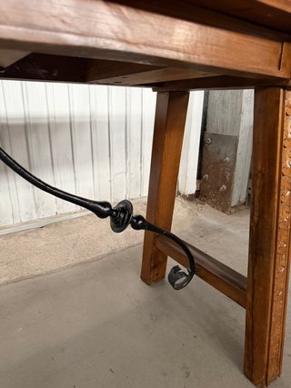 Mesa antigua restaurada madera y metal
