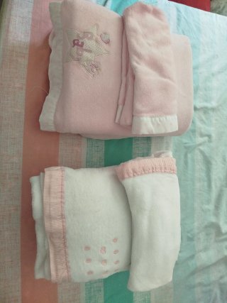 Set lenzuola in coralina per culla di neonato
