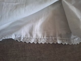 Camisón hecho a mano con bordado