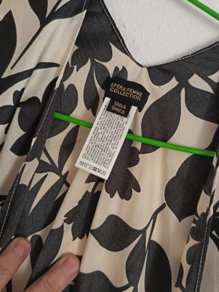 Blusa Beige y Negra Floral