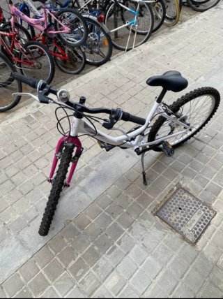 Bicicleta niña blanca con rosa