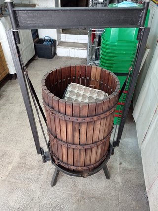 Prensa y despalilladora de uva