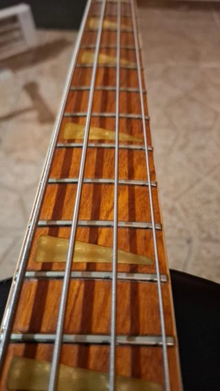 GANGA HOY! Rickenbacker 4001 Jetglo 1992 Bajo Eléc