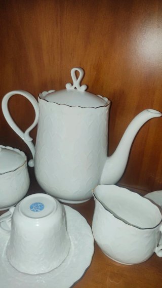 Juego Tazas Café Porcelana Blanca y Oro (Bulgaria)