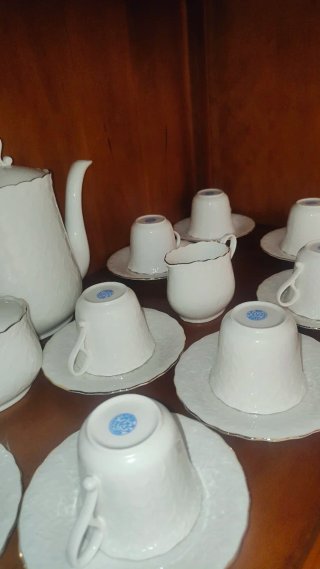 Juego Tazas Café Porcelana Blanca y Oro (Bulgaria)