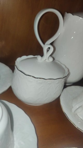 Juego Tazas Café Porcelana Blanca y Oro (Bulgaria)