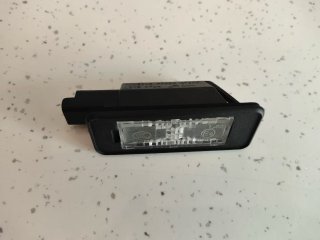 Luz matrícula original Peugeot 5008 SUV