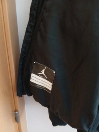 Chaqueta Jordan Negra. 15-18 años