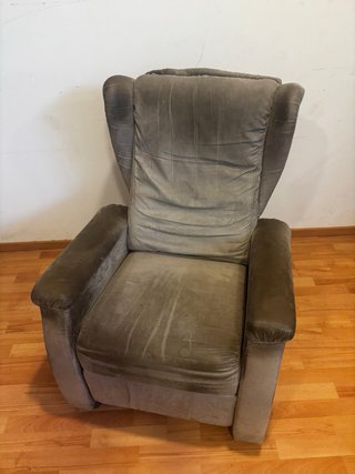 Sillón reclinable de terciopelo gris