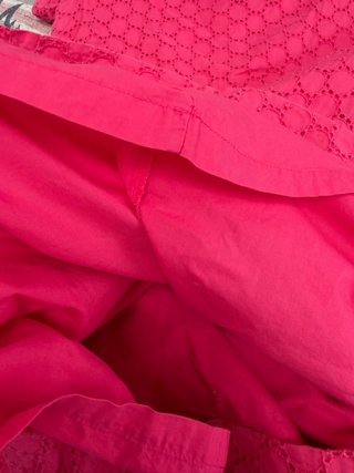 Vestido veraniego rosa con botones