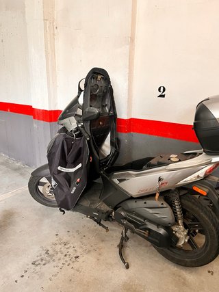 Moto Scooter Tucano Urbano Negra