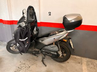 Moto Scooter Tucano Urbano Negra