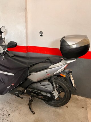 Moto Scooter Tucano Urbano Negra