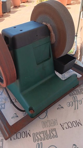 Afiladora d banco al aguaVALEX MA212.No negociable