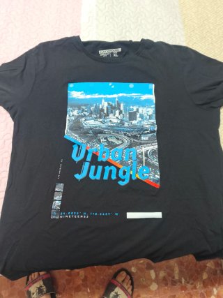 Camiseta Clockhouse XL Urban Jungle