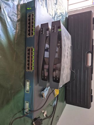 Router Cisco Series 800A y switch cisco 3500 serie