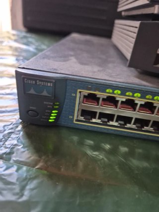 Router Cisco Series 800A y switch cisco 3500 serie