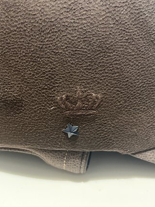 Casco de hípica marrón y beige