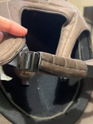 Casco de hípica marrón y beige