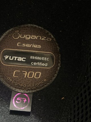 Casco de hípica marrón y beige