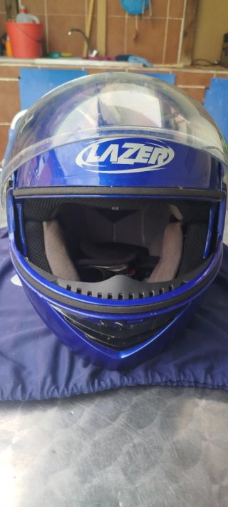 Casco de moto lazer