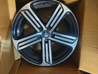 Llantas Golf 7 R300