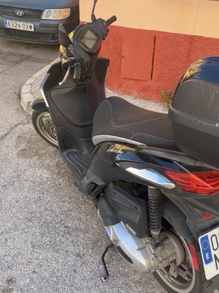 Piaggio Liberty Negra Automática  Menos d un año