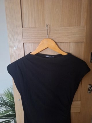 Vestido midi Zara negro