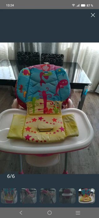 Trona infantil con diseño de sirenas