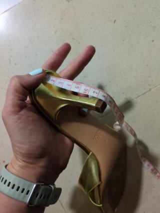 Sandalias tacón Zara doradas talla 39