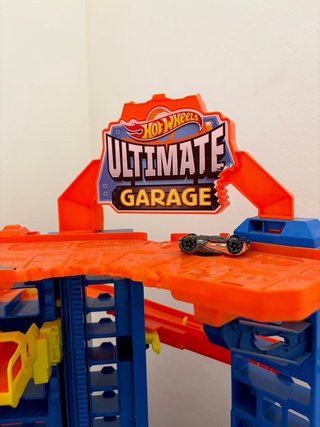 Hot Wheels Ultimate Garage en perfecto estado