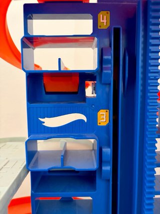 Hot Wheels Ultimate Garage en perfecto estado