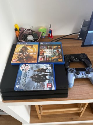 PS4 (PlayStation 4) 1TB Negra + Juegos