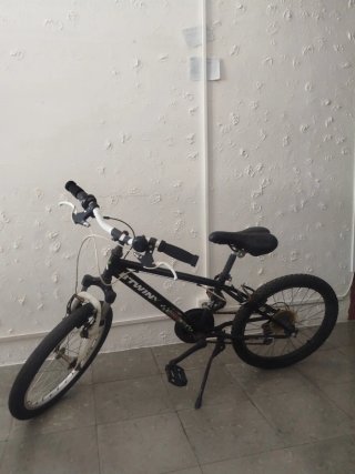 Bicicleta BTWIN Negra Rueda 20