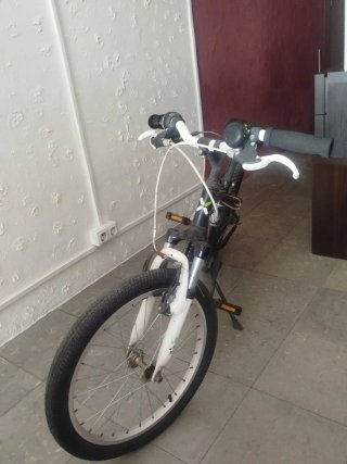 Bicicleta BTWIN Negra Rueda 20