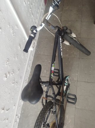 Bicicleta BTWIN Negra Rueda 20