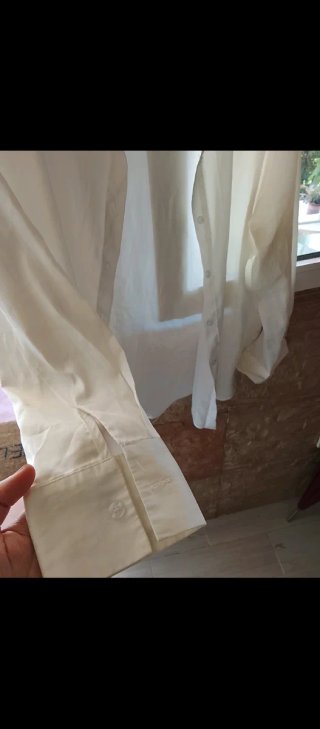 Camisa beige elegante