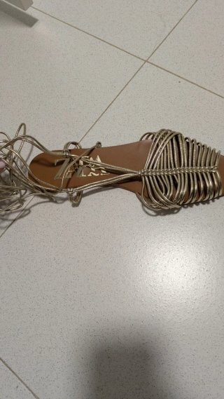 Sandalias doradas Zara gladiador
