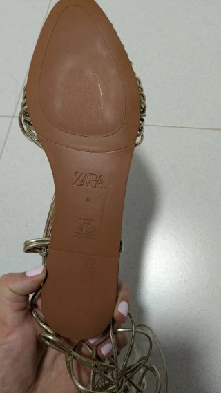 Sandalias doradas Zara gladiador