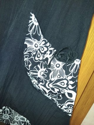 Vestido playero negro con bolsillos